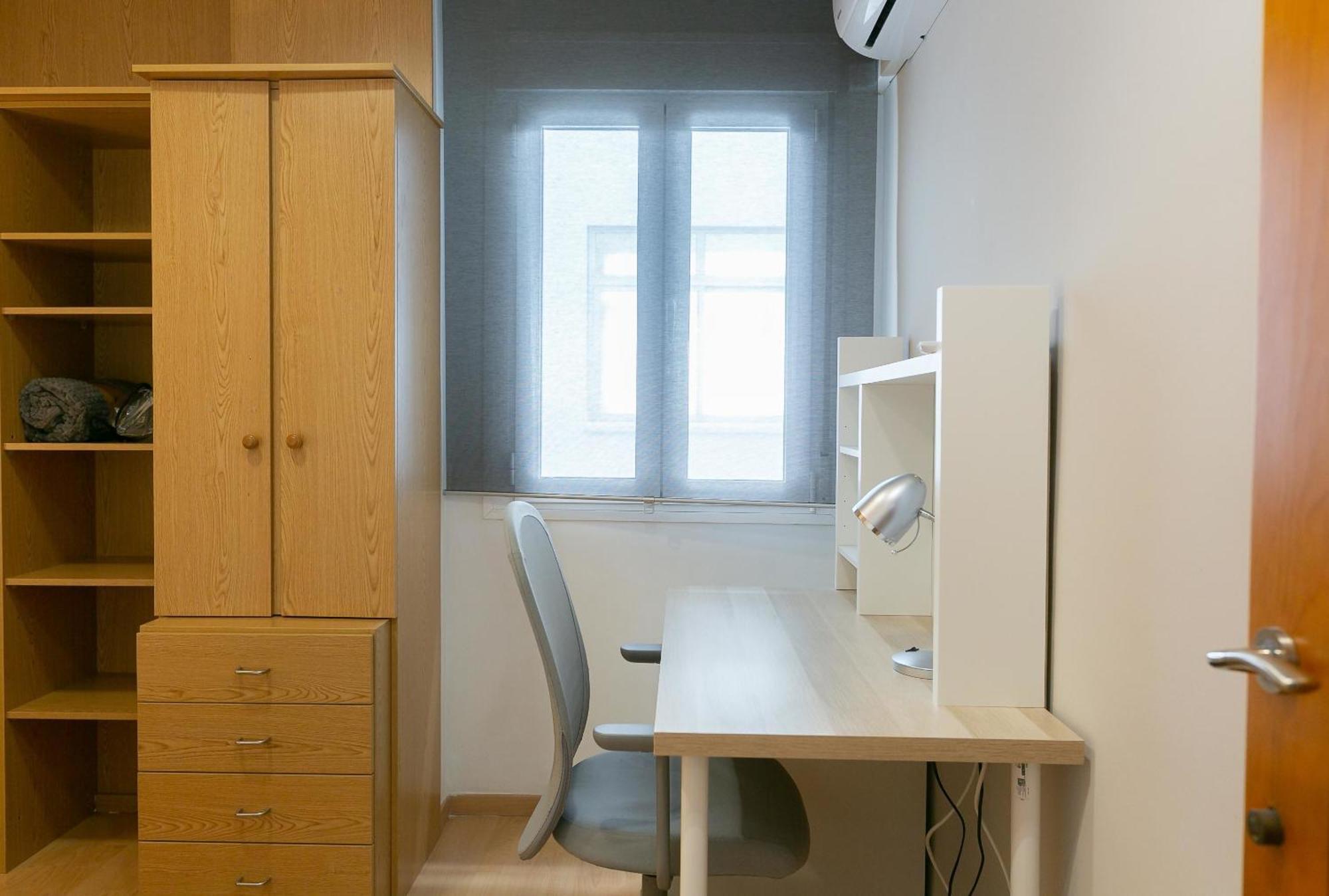Apartament Amplio Piso En El Centro De *